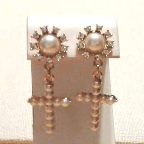 Earrings - Picture 1 of 1